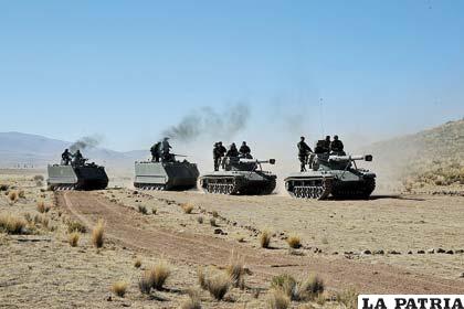 Militares patrullan las regiones fronterizas con Chile