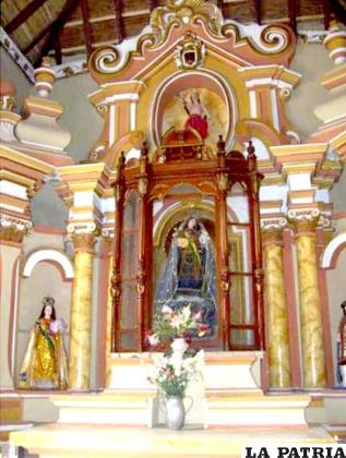 Altar de la Virgen del Carmen
