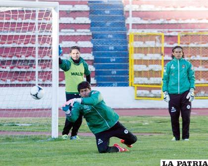 Vaca, Quiñones y Galarza arqueros de la Selección