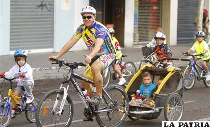 Manejar bicicleta es algo saludable para el cuerpo humano