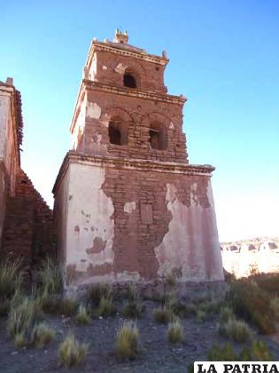 Torre de la Iglesia en Caripaya