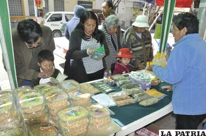 Alimentos ecológicos fueron ofertados en Eco Feria