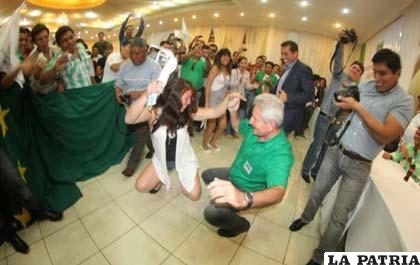 El gobernador cruceño Rubén Costas bailando reggaetón