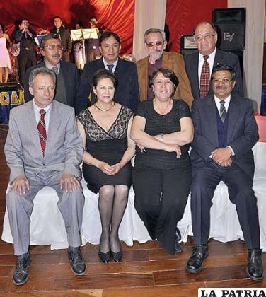 Senior 70: Gonzalo Noya, Edgar Armaza, Enrique Saravia, Rodolfo Villena, Ana Patzi, Marcela Gastelú y Jorge Mazuelo.