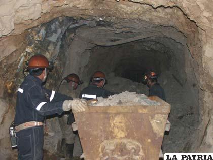 Gobierno Central debe invertir en minería de departamentos productores (Foto archivo)
