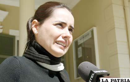 Adriana Gil, diputada de Convergencia Nacional