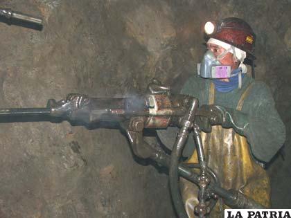 Mineros asalariados de Colquiri denuncian “trabajo ilegal” de cooperativistas