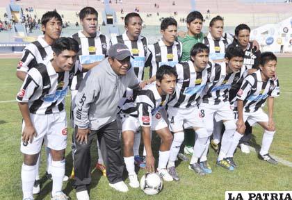 El equipo de Oruro Royal que intervendrá en la Copa Bolivia