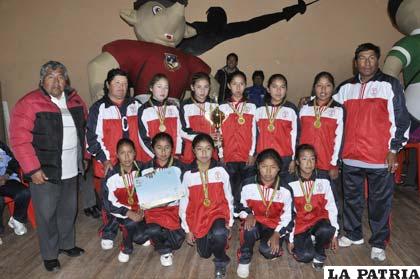 El equipo de básquetbol del colegio San Ignacio de Loyola