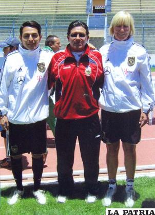 Rubén Martínez (centro) en un curso nacional de entrenadores