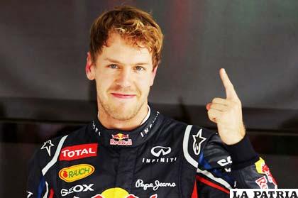 La alegría de Sebastian Vettel por la victoria en Singapur 
