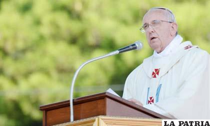 Papa Francisco asegura que el trabajo dignifica a la persona