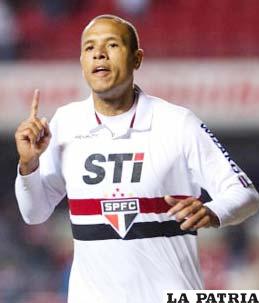 Luis Fabiano anotó el gol de Sao Paulo