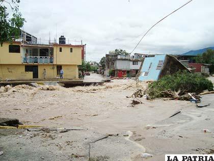 Daños materiales incuantificables, inundaciones, carreteras colapsadas y cientos de damnificados, dejó la tormenta tropical “Manuel”