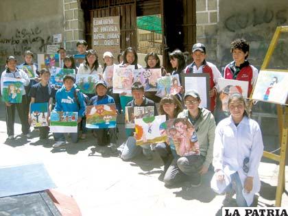 Jóvenes demostraron dotes artísticas en concurso de dibujo