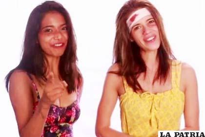 La grabación muestra a dos mujeres indias sonrientes explicando qué tipo de actitud femenina provoca que los hombres las violen