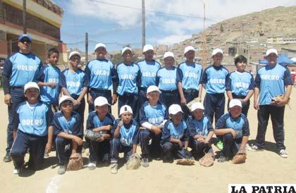 Integrantes de la selección de Oruro que lograron el primer lugar