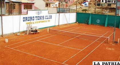 Vista panorámica de la cancha principal del Oruro Tenis Club en la actualidad