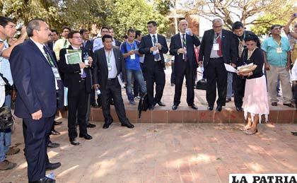 De manera inusual, la elección del presidente de la FBF se realizó a la intemperie