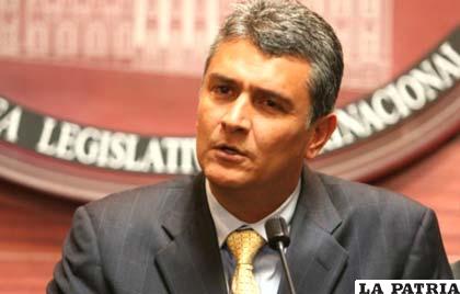 Candidato a la vicepresidencia por UD, Ernesto Suárez Sattori
