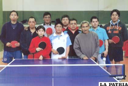Tenismesistas que intervienen en el torneo departamental