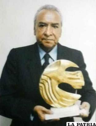 El premio Nacional de Periodismo 2003, Ángel Torres Sejas
