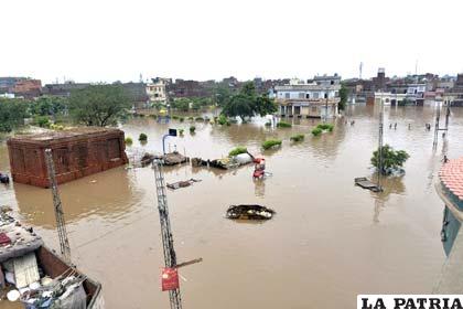 Fuertes lluvias en el este de Pakistán provocan muerte y destrucción