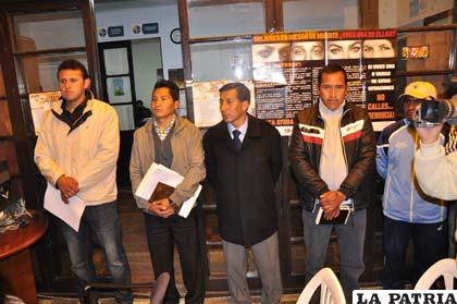 Los árbitros de fútbol durante la conferencia de prensa