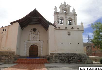 Templo Apóstol Santiago Huachacalla