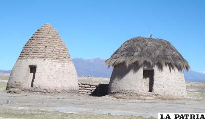 Putucus y wayllichas Uru Chipaya