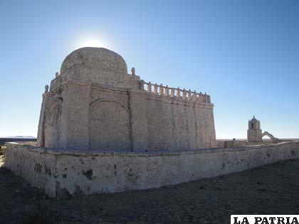 El templo corona de la Virgen de Concepción Jayuquta también se convierte en un atractivo turístico