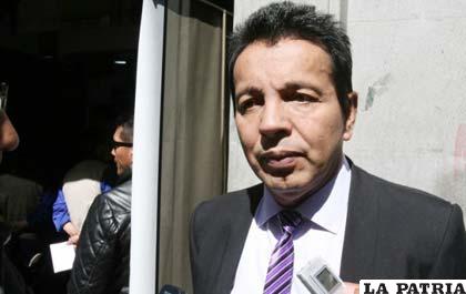 Vocal del TSE, Ramiro Paredes