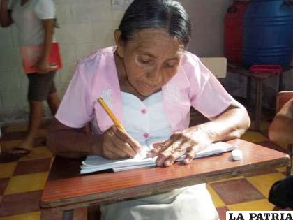 El analfabetismo en Bolivia según estudios alcanza al 3,59 por ciento