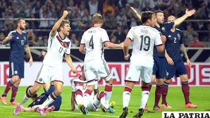 Del partido en el cual Alemania venció a Escocia 2-1
