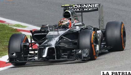 El coche de Hamilton en plena competencia