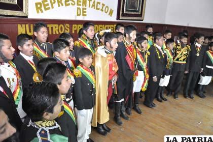 Estudiantes brindaron información sobre presidentes bolivianos