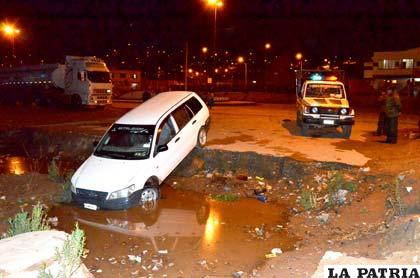 Así estuvo esta vagoneta por varios minutos