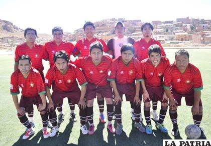 El plantel de jugadores de Deportivo Municipal