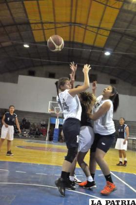 Santa Cruz fue superior a Camiri