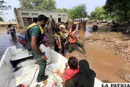 Inundaciones provocan inmensas pérdidas en Pakistán