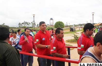 Los pandinos desde ayer que hicieron fila para adquirir su entrada