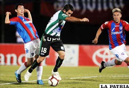El gol de la victoria de Racing fue anotado en el último minuto