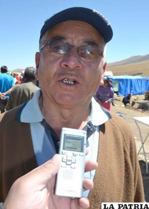 DAVID PINTO: “Estamos llegando desde la ciudad de Oruro, no es la primera vez, ya son varios años que yo vengo al Santuario de Cala Cala. 
En principio siempre le pedíamos alguna movilidad, una casa especialmente, siempre nos cumplía a los que tenemos fe, por eso hay que tenerle mucha fe”.