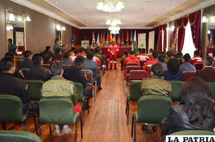 El inicio del curso se realizó en el Salón de Banderas del Comando Departamental