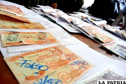 Los billetes falsos entran a una base de datos y archivo