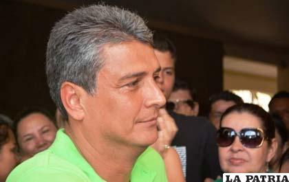 Ernesto Suárez, asegura que postulación de “Tuto” Quiroga no les favorece