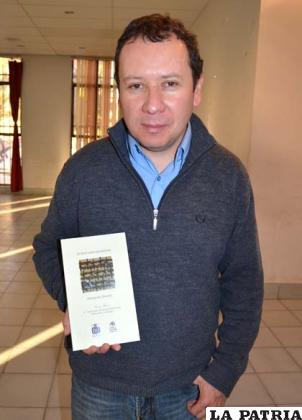 Benjamín Chávez presenta su poemario en Oruro