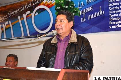 Reynaldo Llanque pide respetar ley departamental de la Feria del Libro
