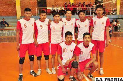 Los jugadores del equipo del colegio Juan Pablo