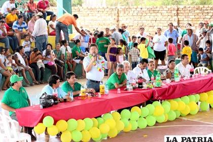 Samuel Doria Medina realiza campaña en Baures, Beni